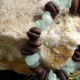 Браслет ручної роботи з натуральних кавових зерен із блакитним кварцом